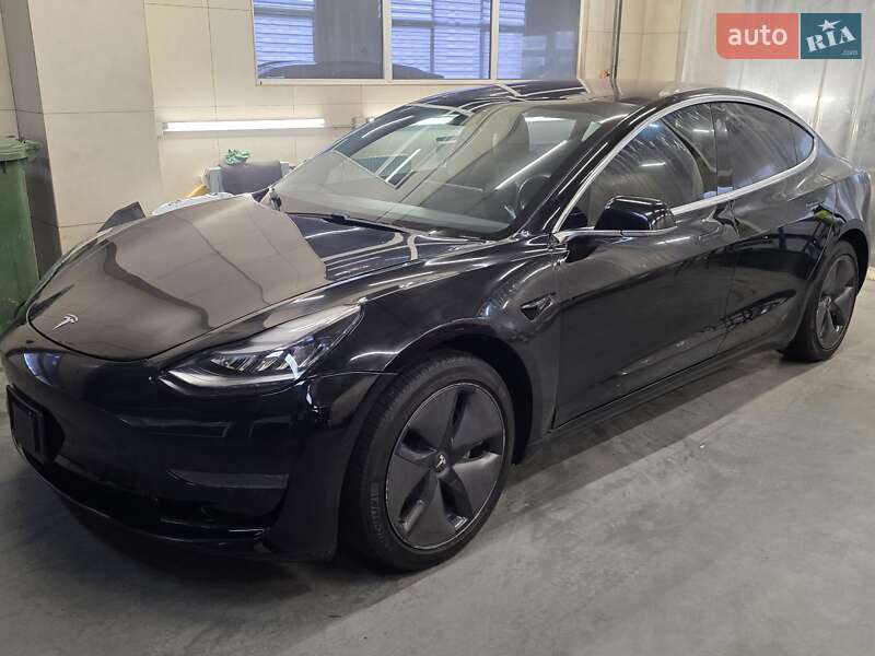 Седан Tesla Model 3 2018 в Львове фото 21 Седан Tesla Model 3 2018 в Львове