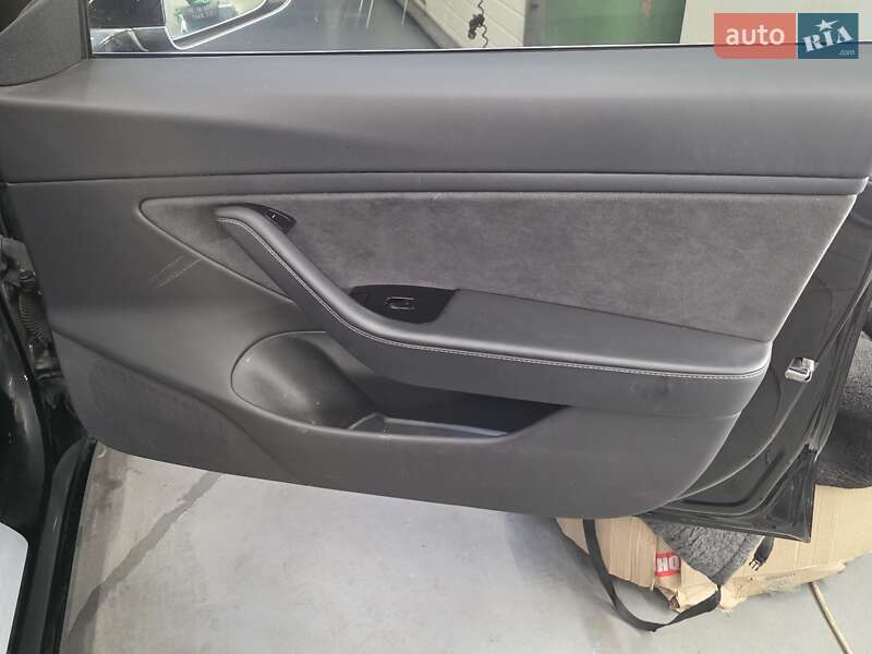 Седан Tesla Model 3 2018 в Львове фото 41 Седан Tesla Model 3 2018 в Львове