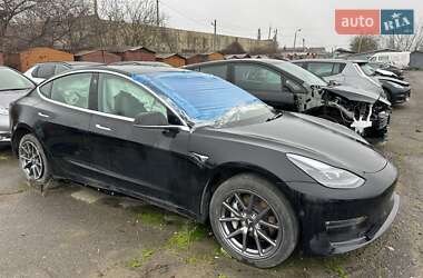 Седан Tesla Model 3 2018 в Ровно