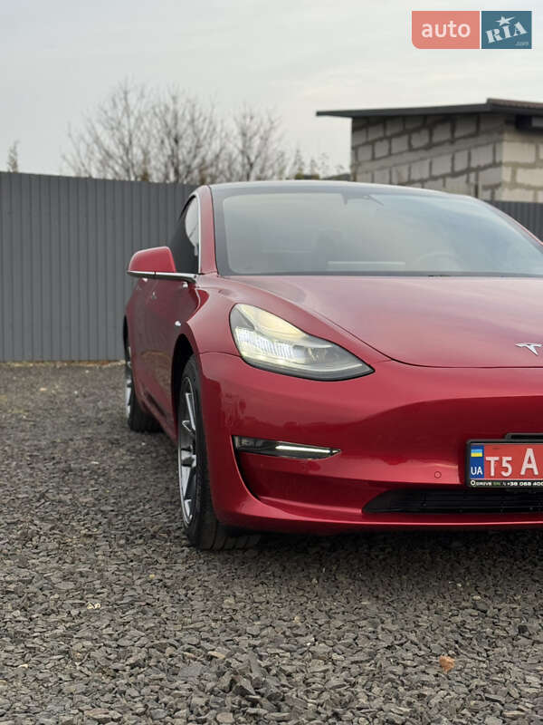 Седан Tesla Model 3 2020 в Луцке фото 5 Седан Tesla Model 3 2020 в Луцке