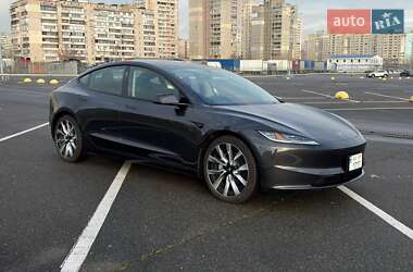 Седан Tesla Model 3 2024 в Киеве