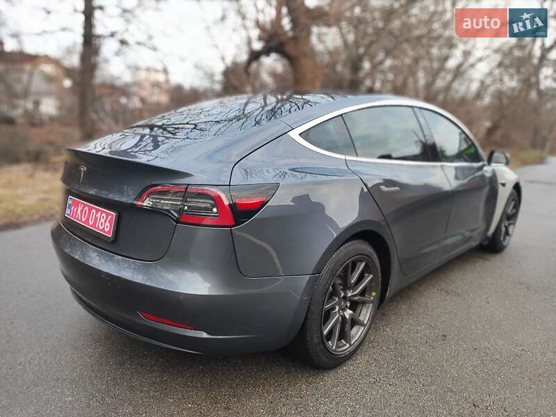 Седан Tesla Model 3 2020 в Киеве