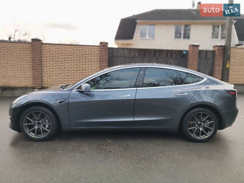 Седан Tesla Model 3 2020 в Киеве