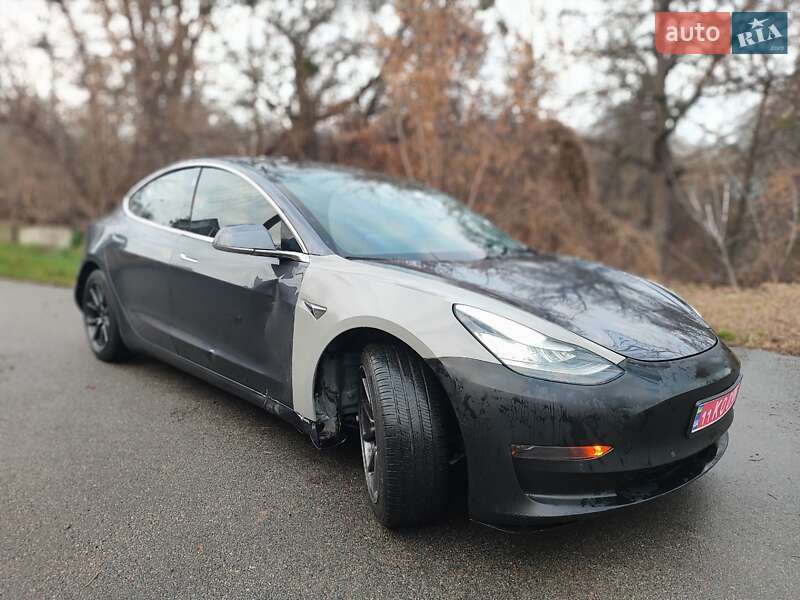 Седан Tesla Model 3 2020 в Киеве
