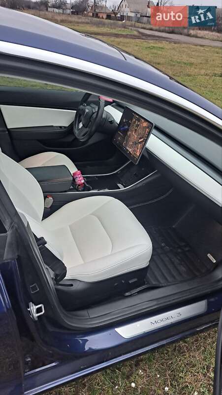 Седан Tesla Model 3 2018 в Харькове
