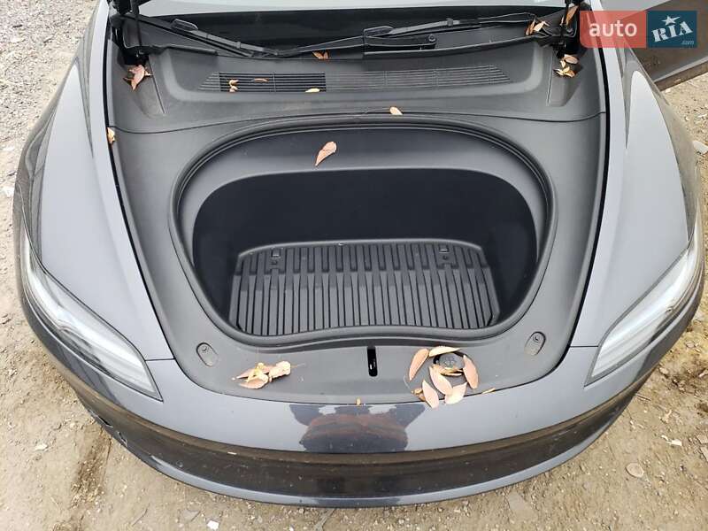 Седан Tesla Model 3 2025 в Львове фото 11 Седан Tesla Model 3 2025 в Львове