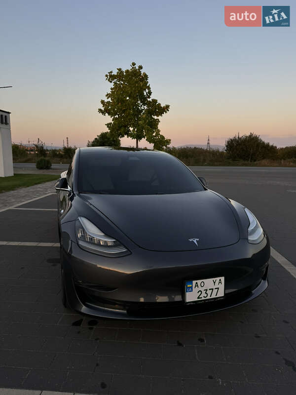 Tesla Model 3 2020 Tesla Model 3 2020