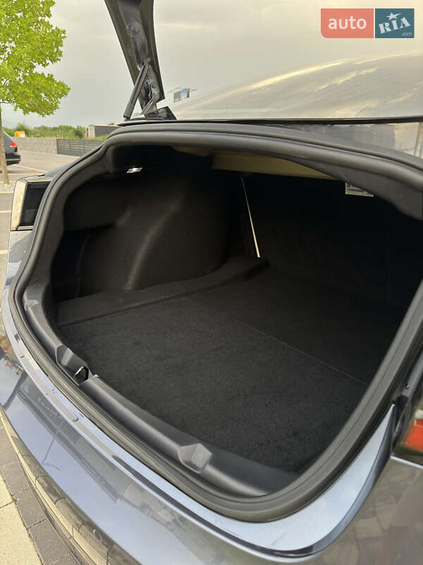 Седан Tesla Model 3 2020 в Мукачево