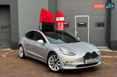 Седан Tesla Model 3 2018 в Киеве