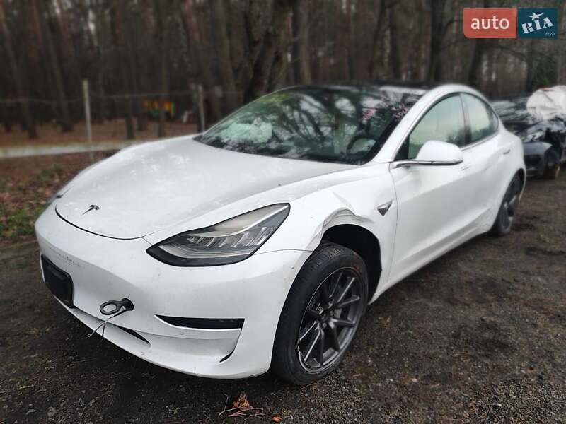 Tesla Model 3 2020