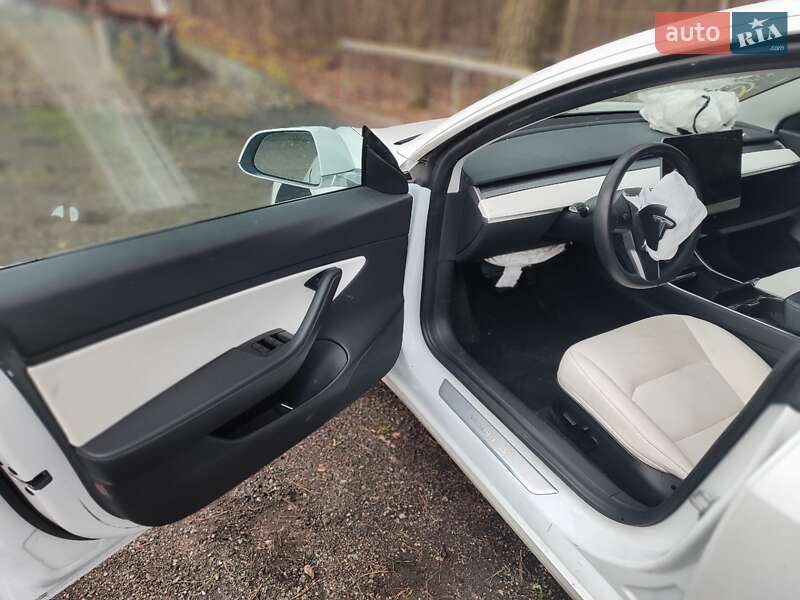 Седан Tesla Model 3 2020 в Києві