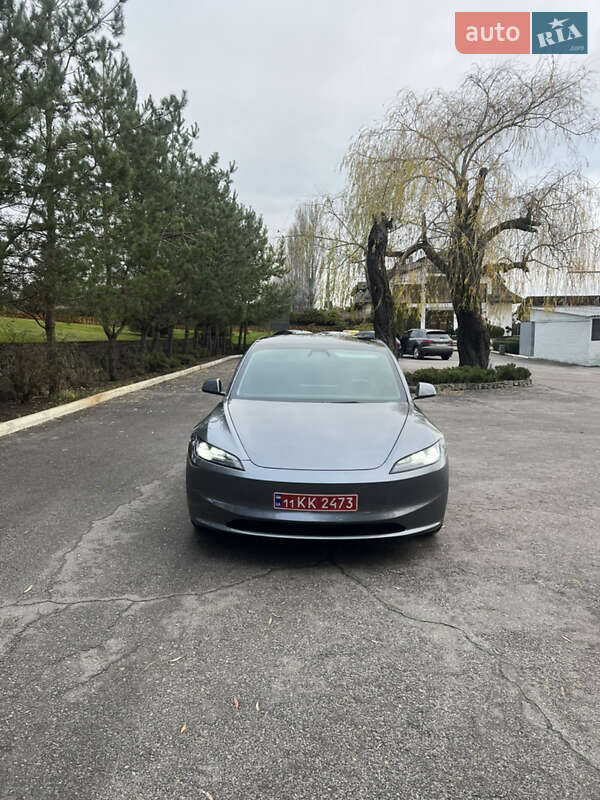 Седан Tesla Model 3 2024 в Кременчуге