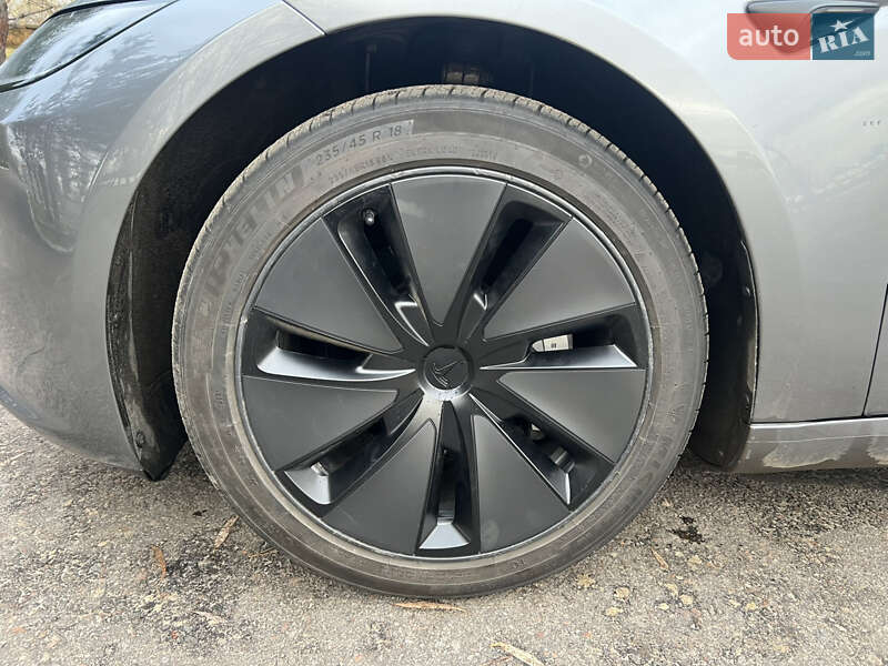 Седан Tesla Model 3 2024 в Кременчуге