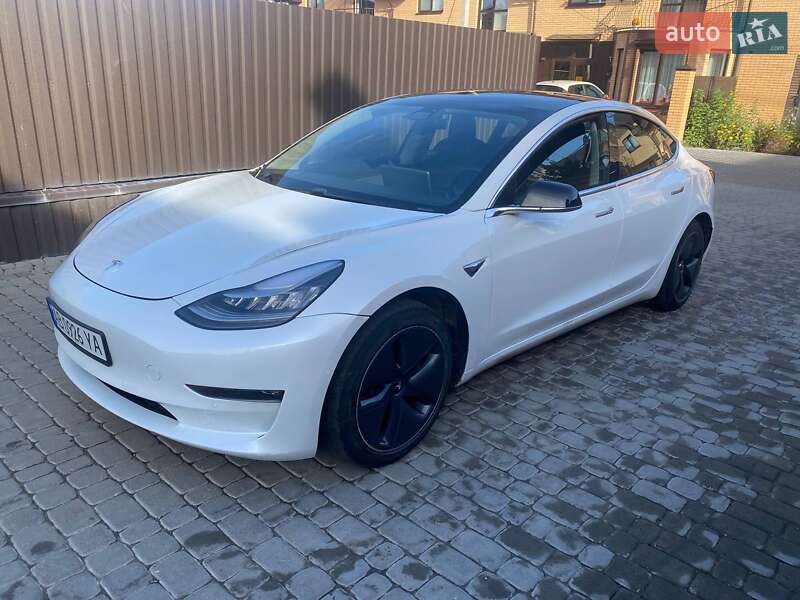 Седан Tesla Model 3 2019 в Києві