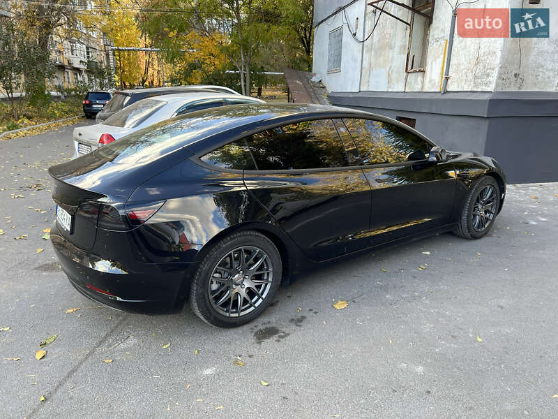 Седан Tesla Model 3 2018 в Днепре