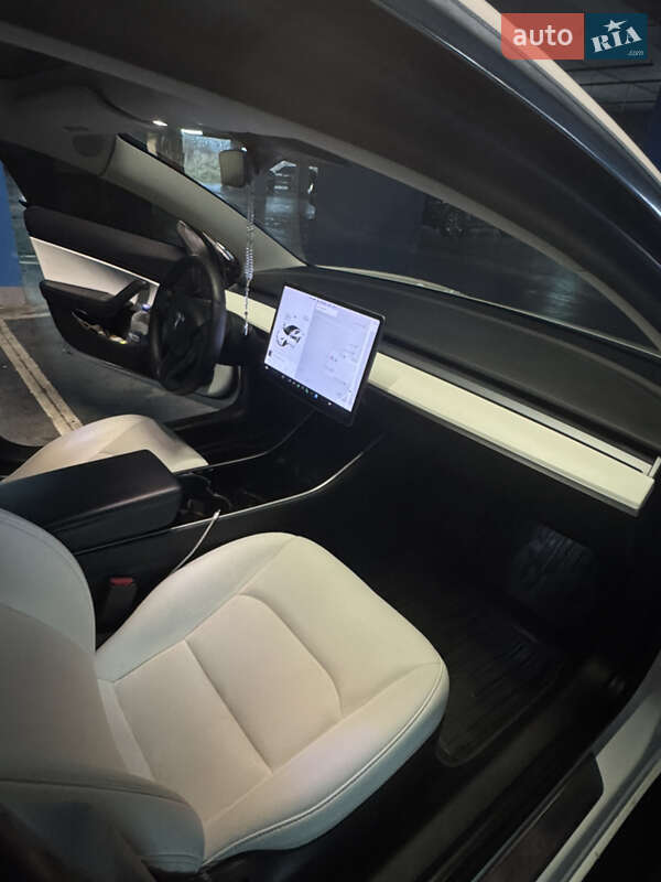 Седан Tesla Model 3 2020 в Львове фото 11 Седан Tesla Model 3 2020 в Львове