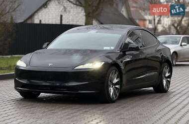 Седан Tesla Model 3 2024 в Звягелі