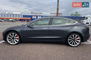 Седан Tesla Model 3 2019 в Львове