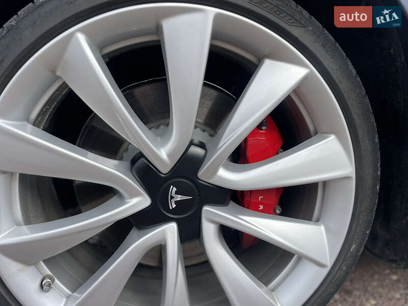 Седан Tesla Model 3 2019 в Львове фото 11 Седан Tesla Model 3 2019 в Львове