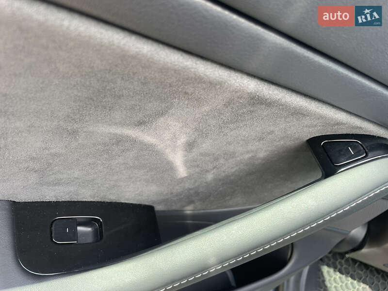 Седан Tesla Model 3 2019 в Львове фото 24 Седан Tesla Model 3 2019 в Львове