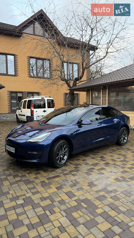 Седан Tesla Model 3 2019 в Харкові