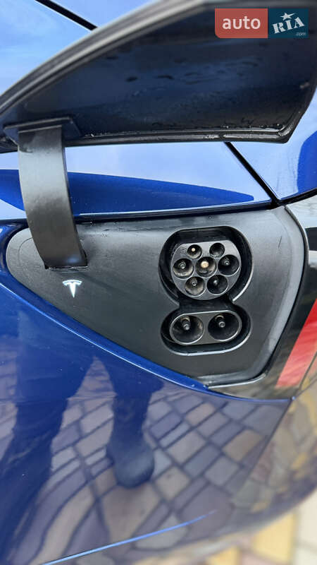 Седан Tesla Model 3 2019 в Харкові