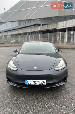 Седан Tesla Model 3 2017 в Львове