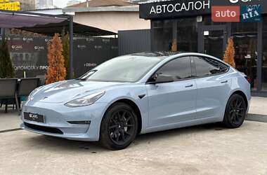 Седан Tesla Model 3 2021 в Киеве