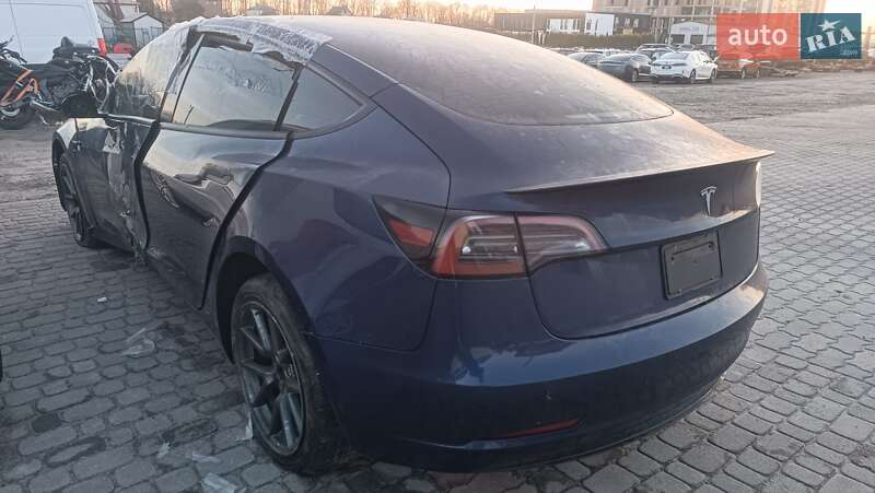 Седан Tesla Model 3 2023 в Городке