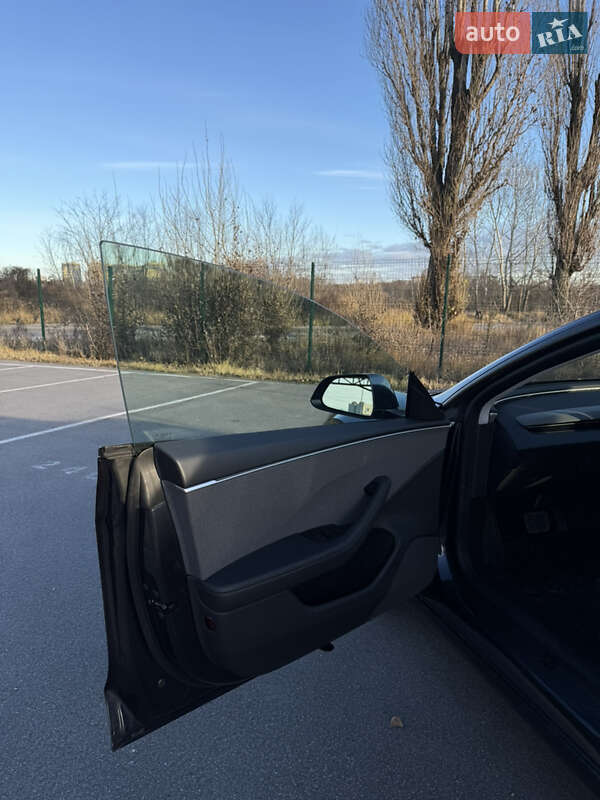 Седан Tesla Model 3 2025 в Киеве фото 21 Седан Tesla Model 3 2025 в Киеве