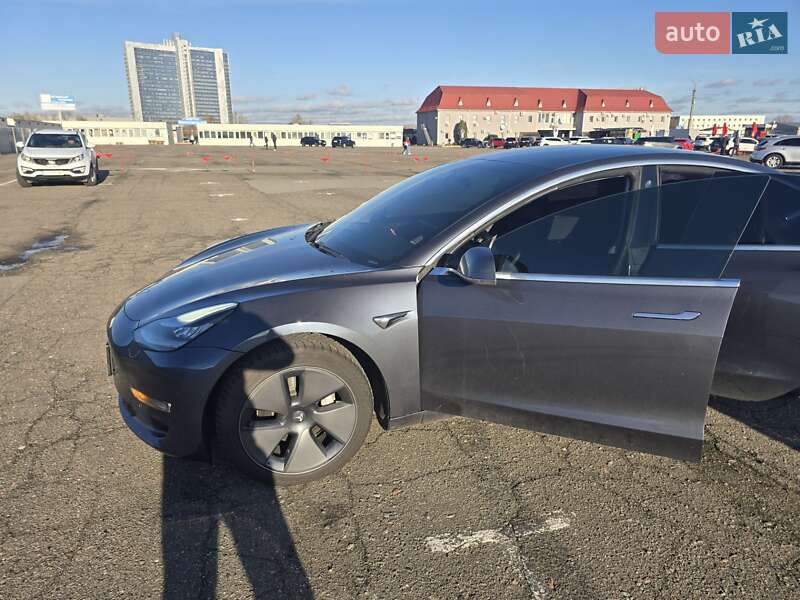 Седан Tesla Model 3 2020 в Киеве фото 6 Седан Tesla Model 3 2020 в Киеве
