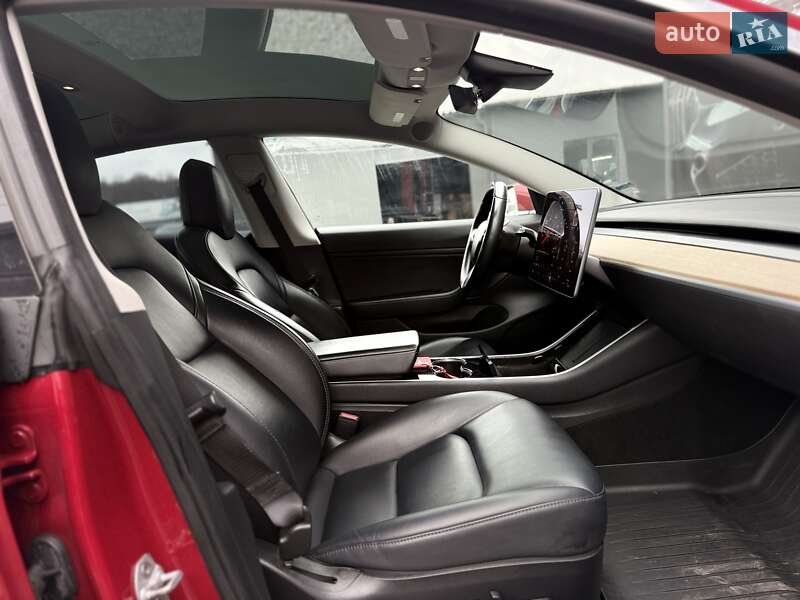 Седан Tesla Model 3 2018 в Львове фото 32 Седан Tesla Model 3 2018 в Львове