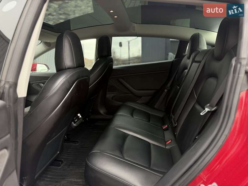 Седан Tesla Model 3 2018 в Львове фото 39 Седан Tesla Model 3 2018 в Львове