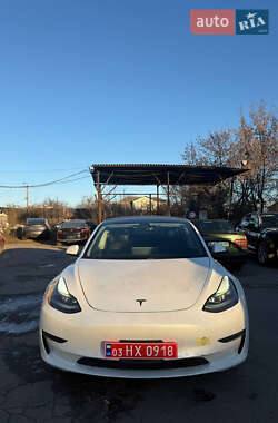 Седан Tesla Model 3 2022 в Киеве
