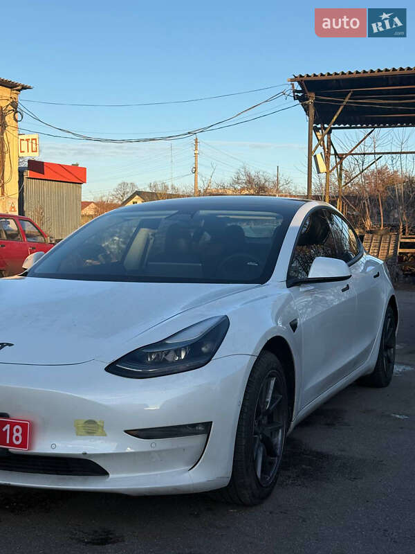 Седан Tesla Model 3 2022 в Киеве фото 3 Седан Tesla Model 3 2022 в Киеве