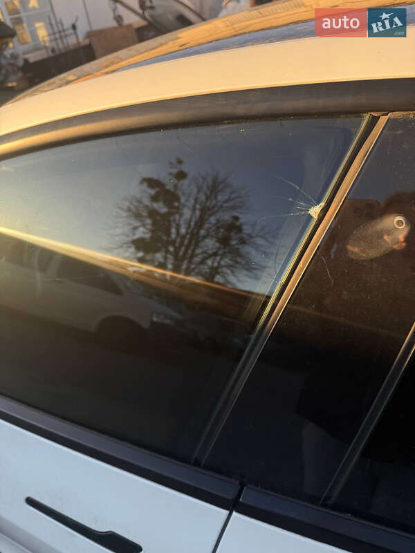 Седан Tesla Model 3 2022 в Киеве фото 19 Седан Tesla Model 3 2022 в Киеве