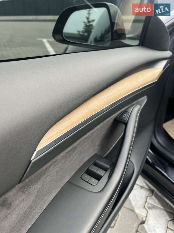 Седан Tesla Model 3 2023 в Луцке фото 15 Седан Tesla Model 3 2023 в Луцке