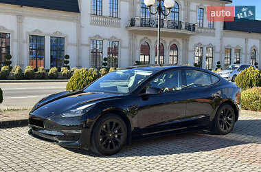 Седан Tesla Model 3 2022 в Мукачево
