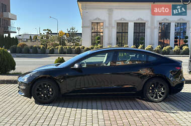 Седан Tesla Model 3 2022 в Мукачевому