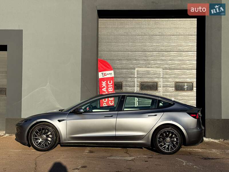 Седан Tesla Model 3 2025 в Киеве фото 6 Седан Tesla Model 3 2025 в Киеве