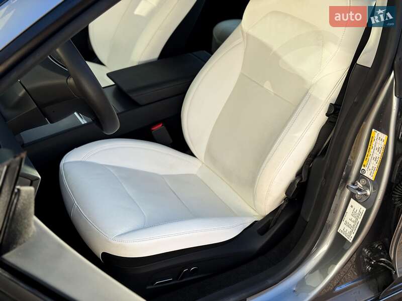 Седан Tesla Model 3 2025 в Киеве фото 12 Седан Tesla Model 3 2025 в Киеве