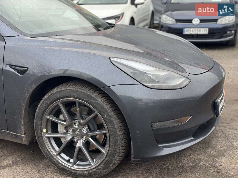 Седан Tesla Model 3 2023 в Виннице