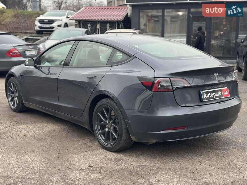 Седан Tesla Model 3 2023 в Виннице