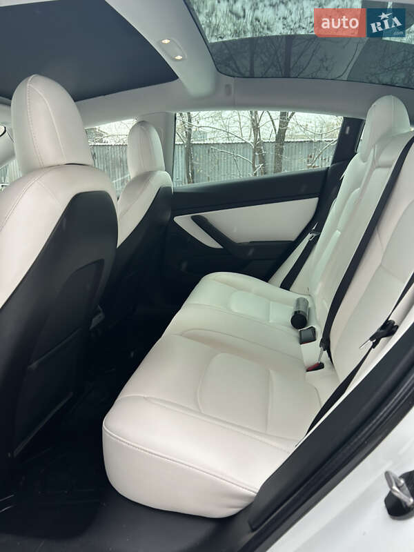 Седан Tesla Model 3 2019 в Киеве фото 12 Седан Tesla Model 3 2019 в Киеве