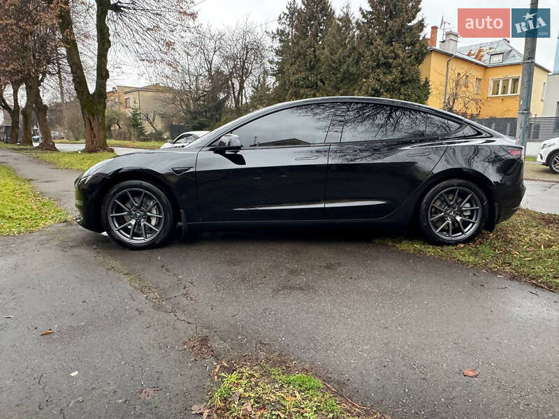 Седан Tesla Model 3 2021 в Львове фото 8 Седан Tesla Model 3 2021 в Львове