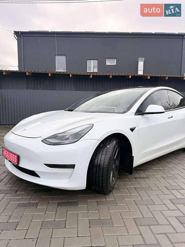 Tesla Model 3 2021