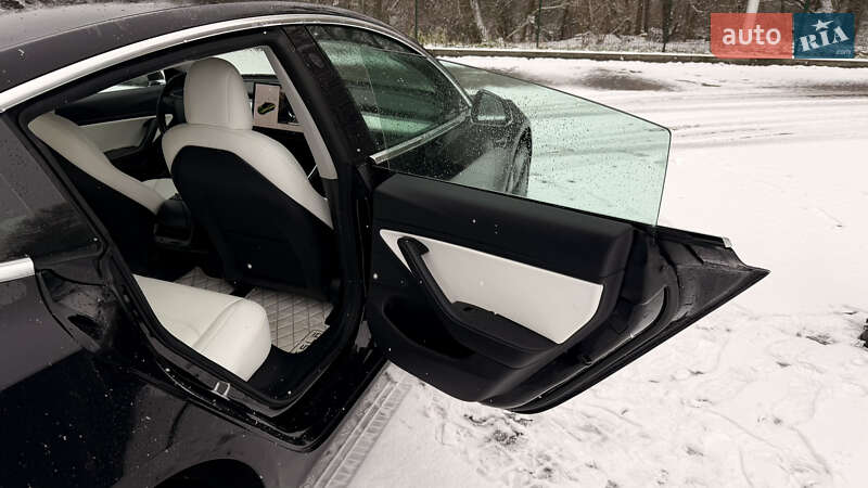 Седан Tesla Model 3 2019 в Киеве фото 31 Седан Tesla Model 3 2019 в Киеве