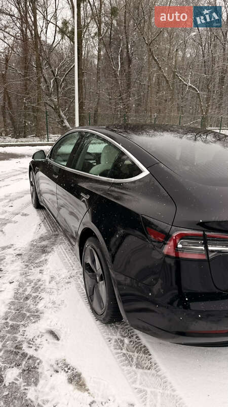 Седан Tesla Model 3 2019 в Киеве фото 36 Седан Tesla Model 3 2019 в Киеве
