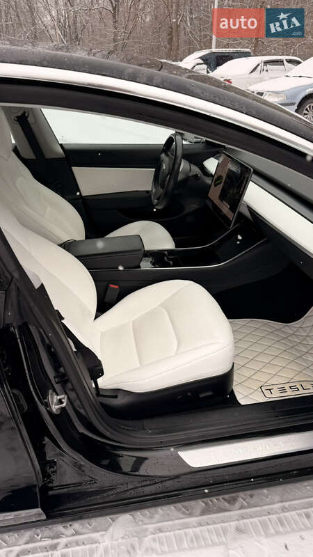 Седан Tesla Model 3 2019 в Киеве фото 47 Седан Tesla Model 3 2019 в Киеве