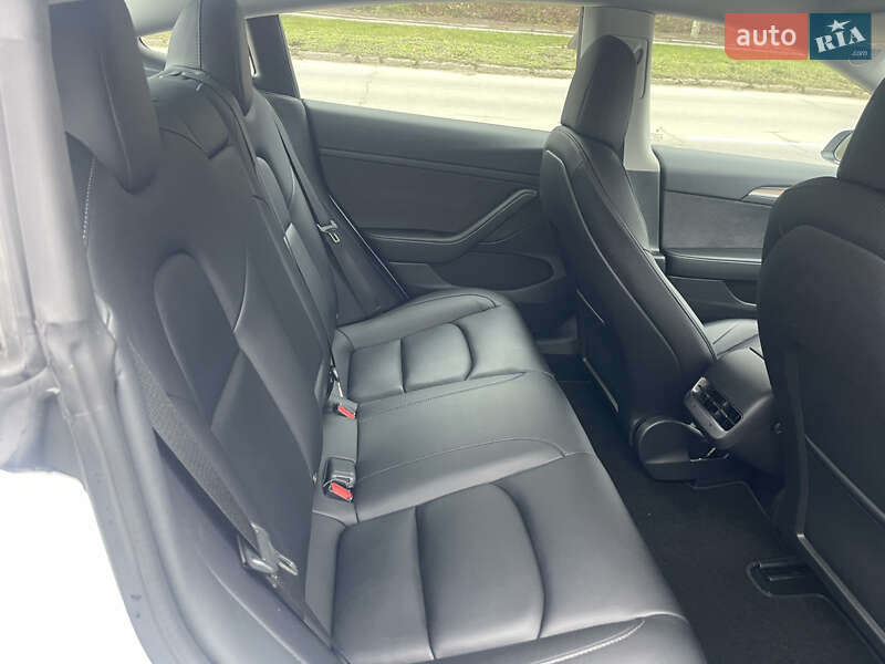 Седан Tesla Model 3 2022 в Черновцах фото 17 Седан Tesla Model 3 2022 в Черновцах